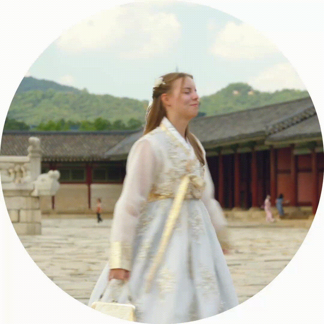 Girl in hanbok